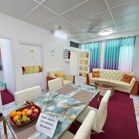 Apartament Ontrack Travel Male Zewnętrze zdjęcie